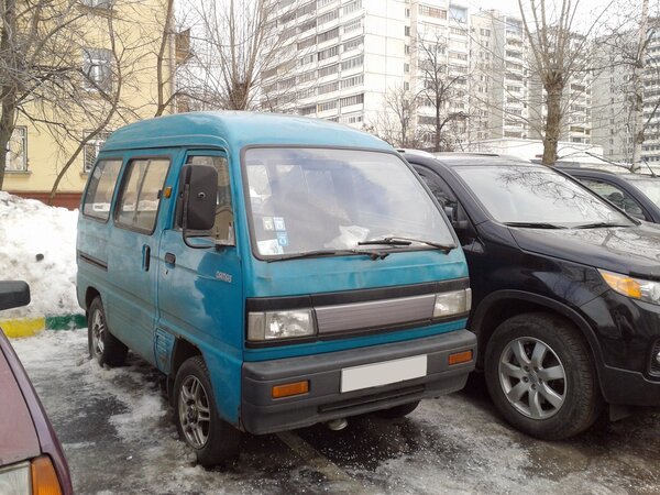 Daewoo_Damas_(1-st_generation)_in_russian_winter_(front_view).jpg